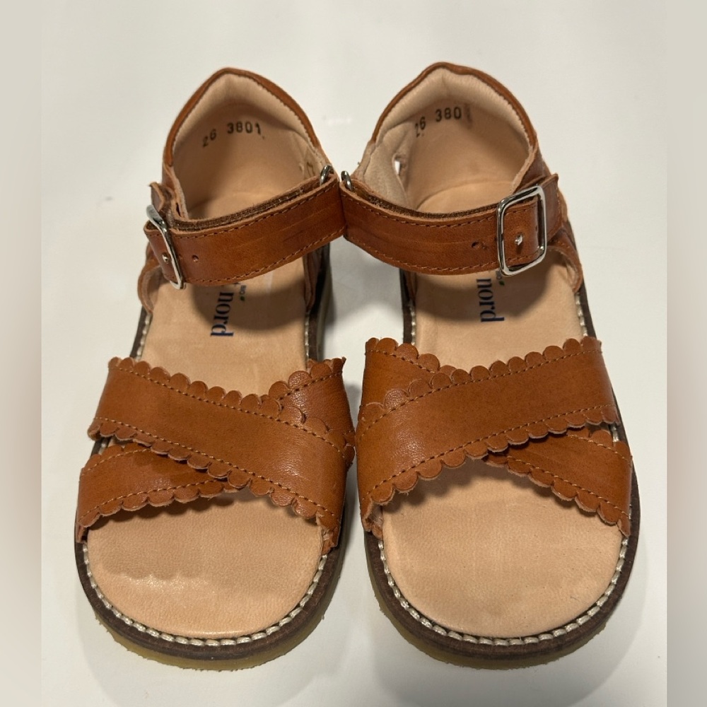 Petit Nord Little Girl’s Scalloped Leather Sandals Cognac Size EU 26 - Picture 2 of 9